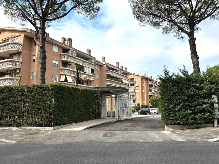 Appartamento trilocale in vendita in Via Raffaele Conforti, Aurelio Val Cannuta, Roma