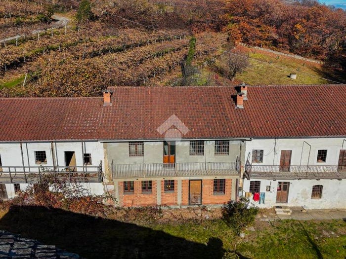 Casa con 5 locali in vendita in Via Comba Marasso, Envie