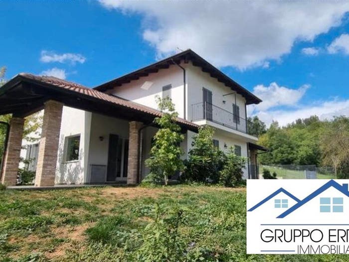 Casa con 5 locali in vendita in Strada Castelletto, Centro, Bra