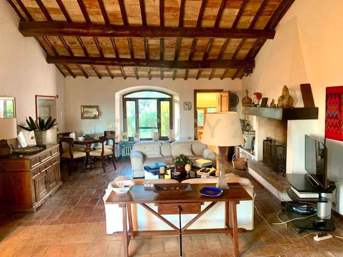 Casa con 6 locali in vendita in Casale con vista panoramica e oliveto produttivo, Centro, Amelia