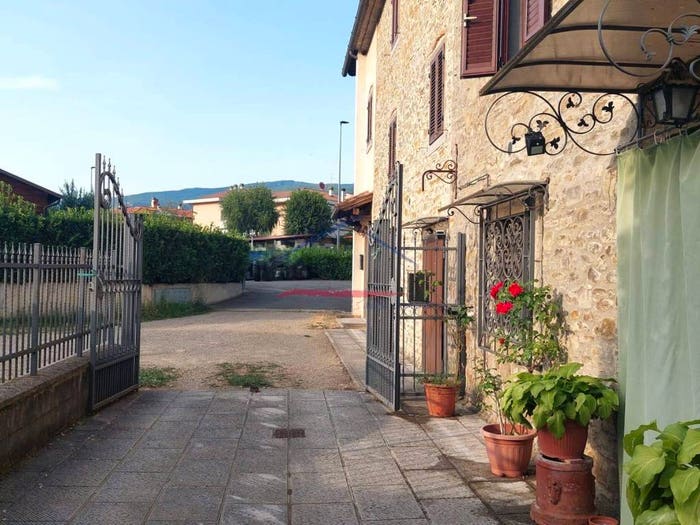 Casa quadrilocale in vendita in Via don Lorenzo Boschi, Centro, Subbiano