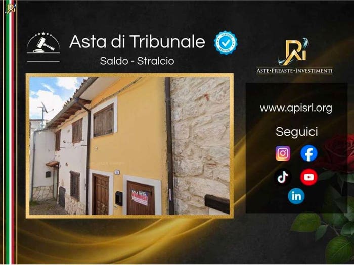 Appartamento trilocale in vendita in Via delle Aie, Casamaina, Lucoli