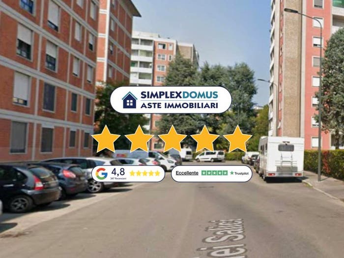 Appartamento quadrilocale in vendita in Via dei Salici, Quartiere Olmi, Milano