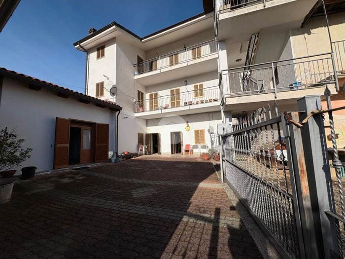 Casa con 6 locali in vendita in Via Villa, Centro, San Colombano Belmonte