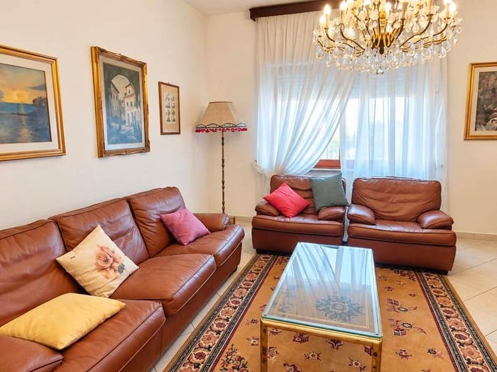 Appartamento con 5 locali in vendita in VIA BELVEDERE, Centro, Asciano