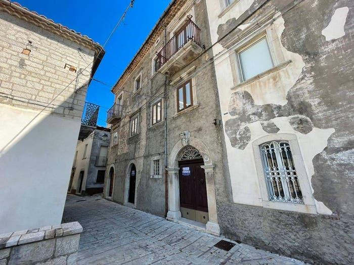 Casa con 6 locali in vendita in Corso Municipio, Morrone del Sannio