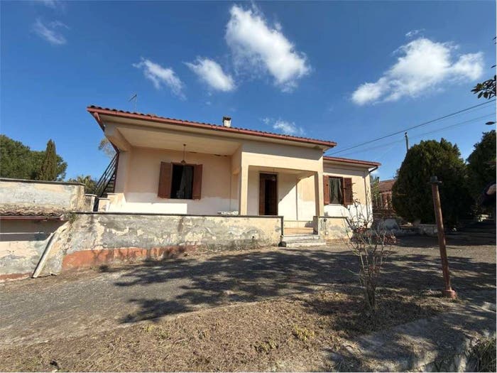 Casa quadrilocale in vendita in VIA CASETTE, Centro, Ceccano