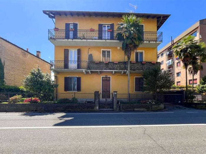 Appartamento trilocale in vendita in Via Monte Nero, Centro, Arona