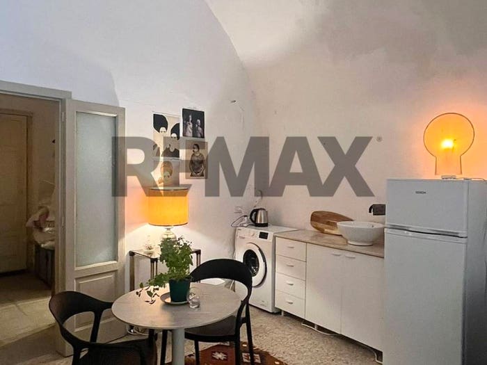 Casa con 6 locali in vendita in Via Barletta, Centro, Caltagirone