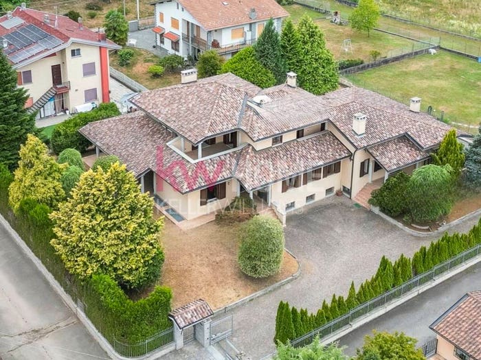 Casa con 6 locali in vendita in Via Giuseppe Verdi, Centro, Gozzano