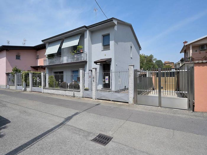 Casa con 6 locali in vendita in Via Antonio Meucci, Abbiategrasso