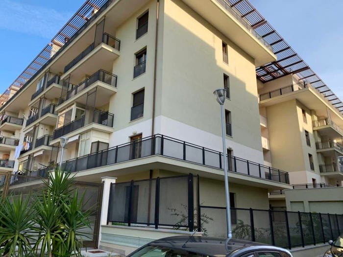 Appartamento con 5 locali in vendita in Via Don Lorenzo Milani, Arenella, Palermo