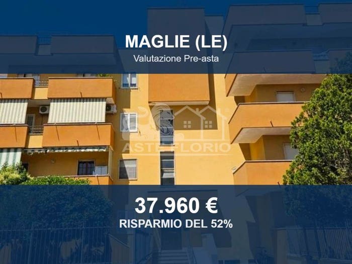 Appartamento trilocale in vendita in Piazza Achille Pellizzari, Maglie