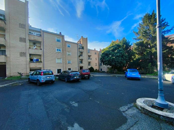 Appartamento quadrilocale in vendita in Piazzale Caduti di Via Fani, Centro, Castel Gandolfo