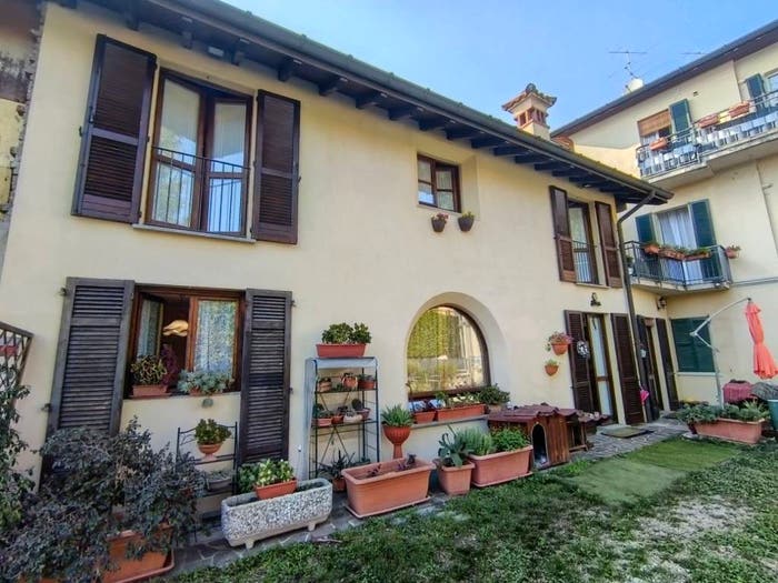 Casa trilocale in vendita in Via Guglielmo Marconi, Centro, Vedano Olona