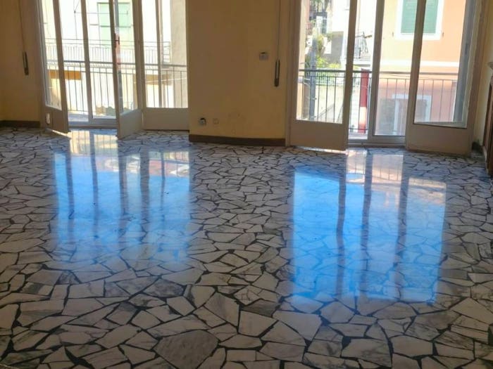 Appartamento quadrilocale in vendita in Via Santa Lucia, Oneglia, Imperia