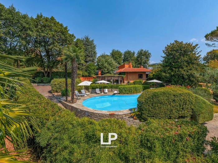Casa con 6 locali in vendita in Via Dei Valer, Centro, Besozzo
