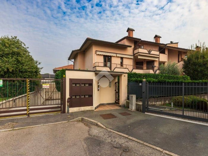 Appartamento trilocale in vendita in Via Gioacchino Rossini, Olgiate Olona