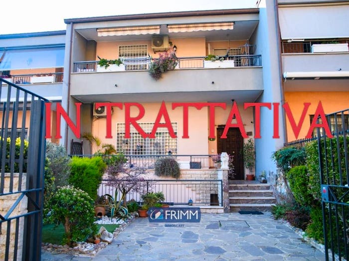 Casa con 6 locali in vendita in Via Arturo Toscanini, Semicentro, Aprilia