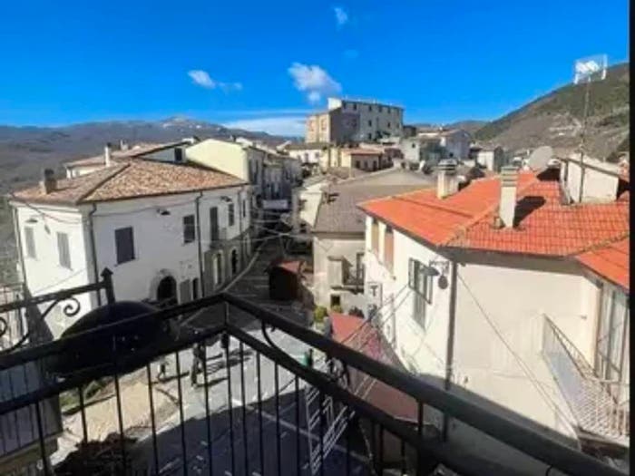 Appartamento quadrilocale in vendita in Via Decio Bruno, Centro, Abriola