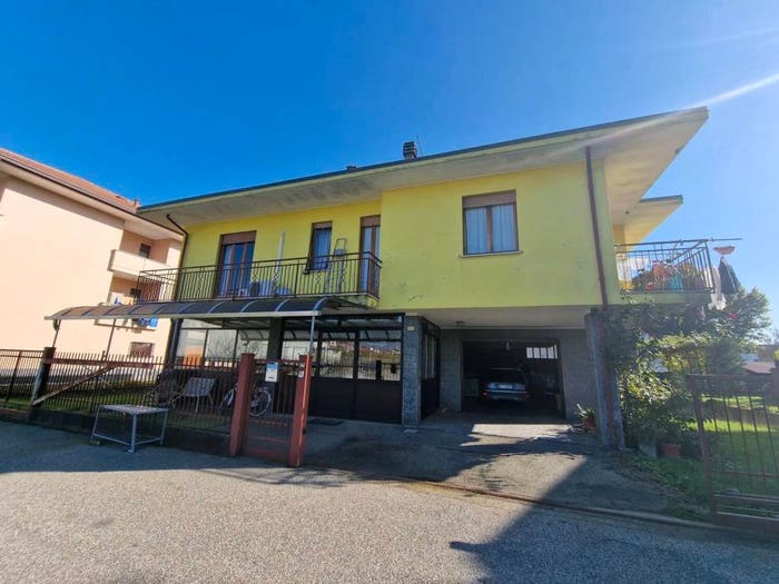 Casa quadrilocale in vendita in Via Giacomo Matteotti, Centro, Prato Sesia