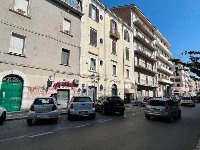 Appartamento con 6 locali in vendita in Via Roma, Centro, Campobasso