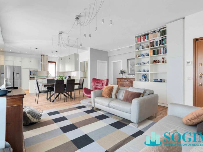 Appartamento con 6 locali in vendita in Piazza Roma, Centro Storico, Como