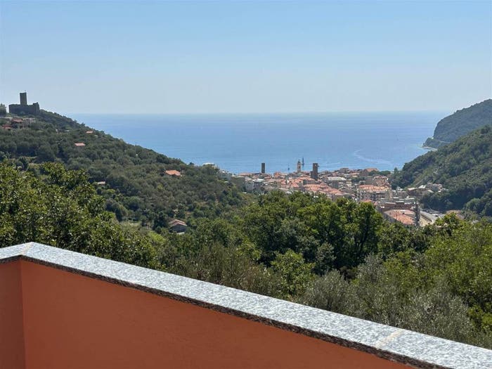 Appartamento trilocale in vendita in via ugo la malfa, Noli