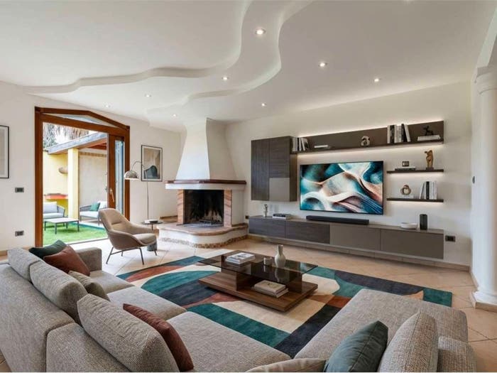 Appartamento quadrilocale in vendita in Viale Sardegna, Villa San Pietro