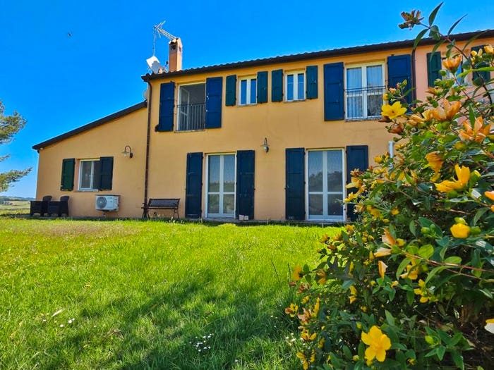 Casa con 6 locali in vendita in Via Turlo, Mombaroccio