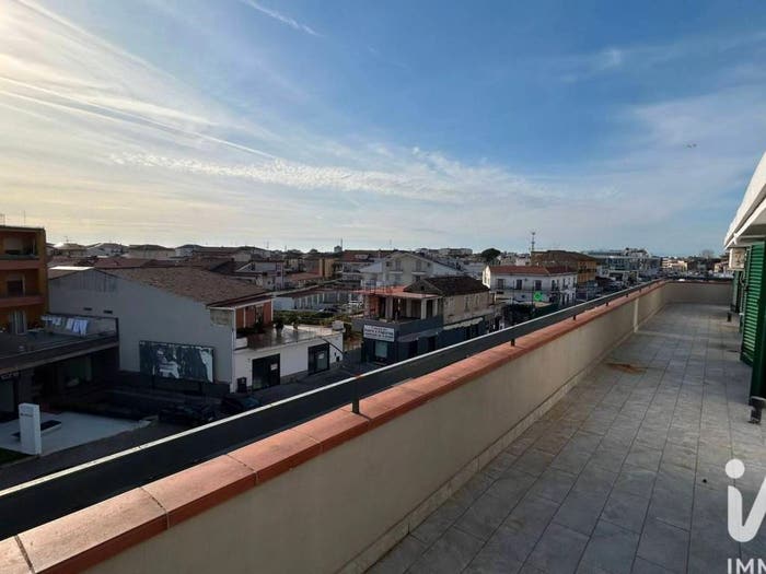Casa con 6 locali in vendita in Via Nazionale Appia, Reggia di Caserta, Caserta