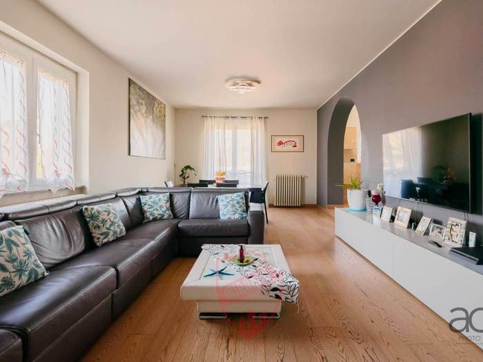 Appartamento con 5 locali in vendita in Via Giuseppe Verdi, Centro, Correzzana