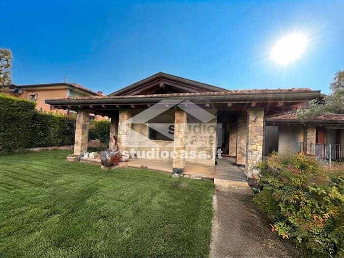 Casa con 6 locali in vendita in via delle valli, Calusco d'Adda