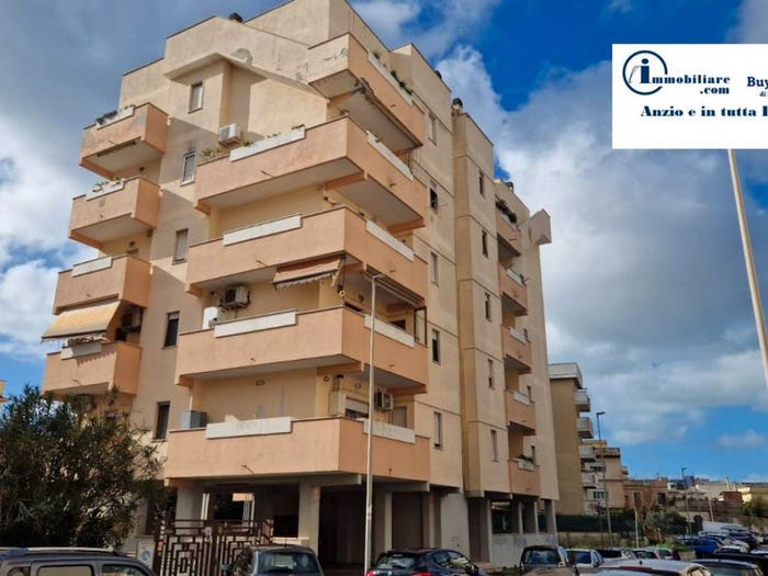 Casa trilocale in vendita in Via Santa Lucia Filippini, Centro, Nettuno