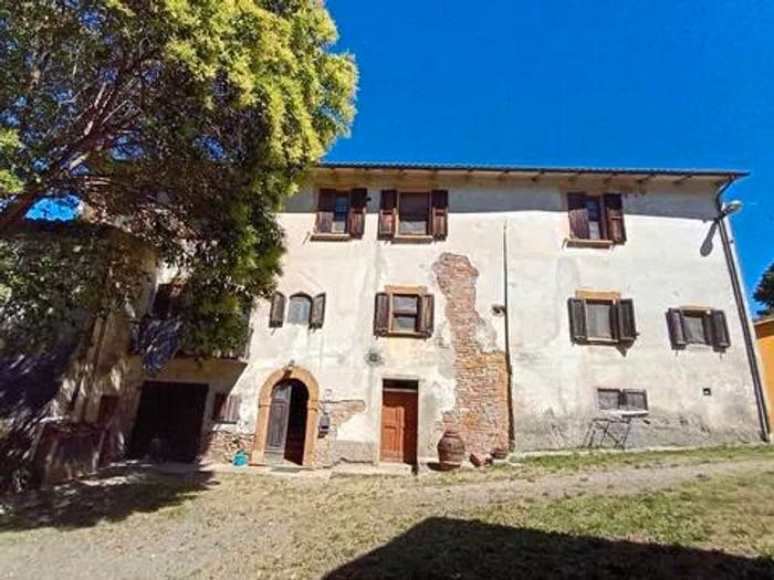 Casa con 6 locali in vendita in Via Collerucci, Montaione