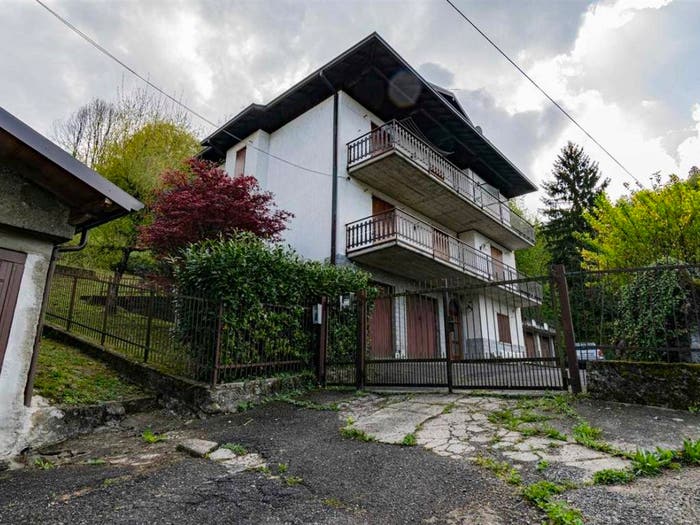 Appartamento quadrilocale in vendita in Via Don Antonio Locatelli, Costa Serina