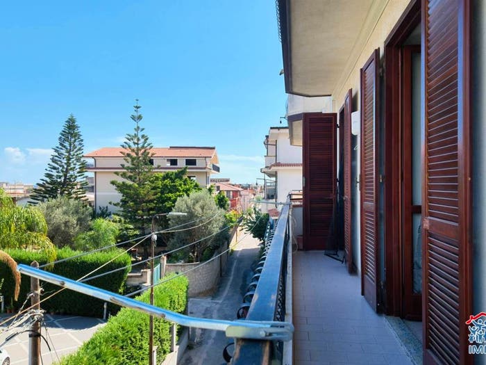 Appartamento trilocale in vendita in Via Lenza, Centro, Siderno