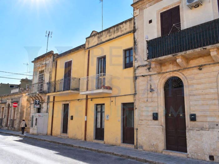 Appartamento trilocale in vendita in Via Tommaso Fazello, Centro, Noto