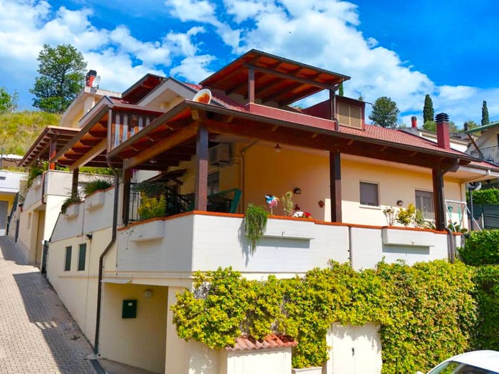 Casa con 6 locali in vendita in Via dei Giacinti, Ascoli Piceno