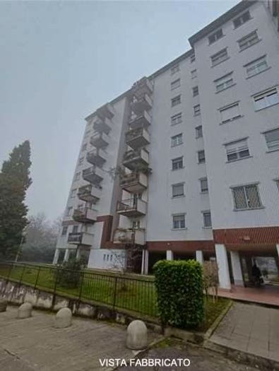 Appartamento quadrilocale in vendita in Via Viterbo, Bisceglie, Milano