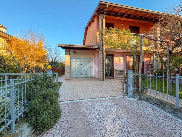 Casa con 5 locali in vendita in Via Enrico Berlinguer, Calcinato