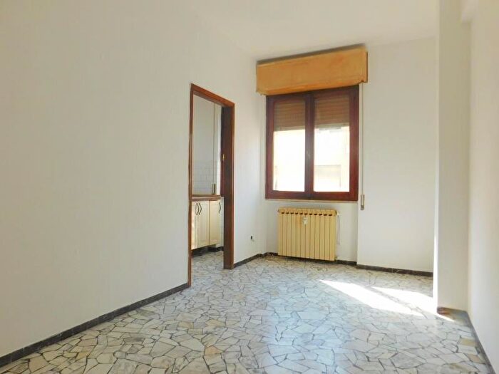 Appartamento trilocale in vendita in Via Mignone, Savona