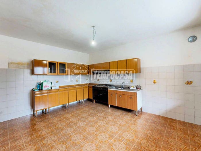 Appartamento trilocale in vendita in Treiso