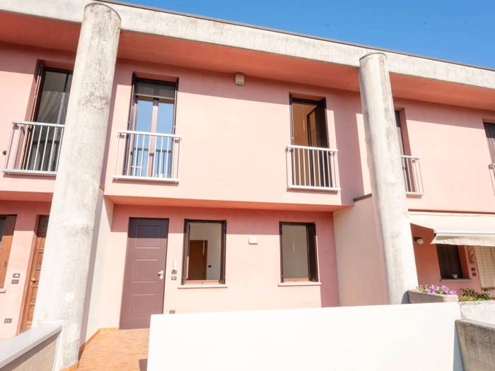 Casa quadrilocale in vendita in Viale Europa, Centro, Guidizzolo