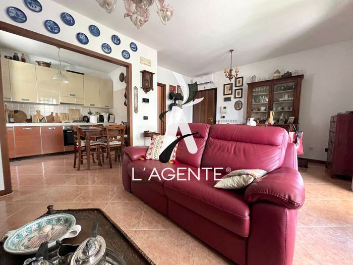 Appartamento quadrilocale in vendita in Via Lago di Lugano, Oriago, Mira