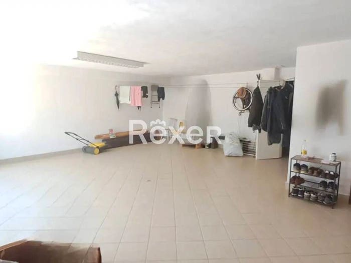 Casa con 6 locali in vendita in Via Oropa, Caresanablot