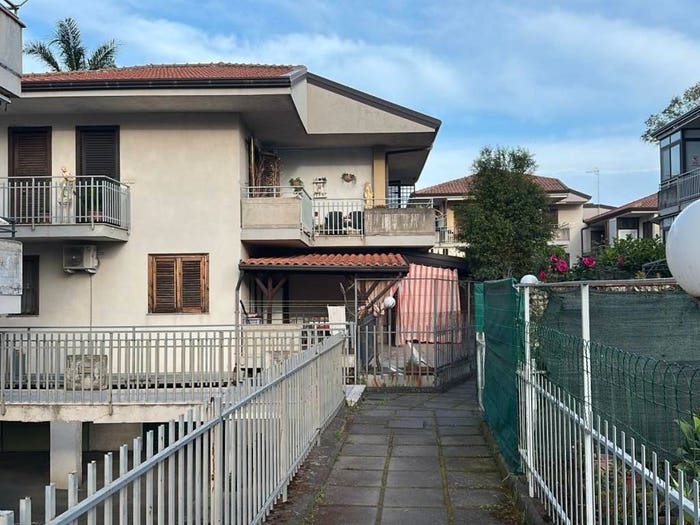 Appartamento bilocale in vendita in Via Carrata, Mascali