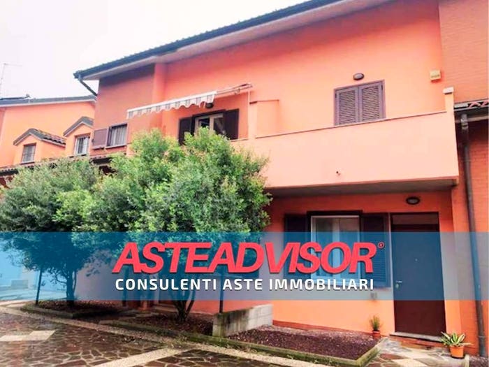 Casa con 6 locali in vendita in Frazione Pairana Via Emilio Lussu, Landriano