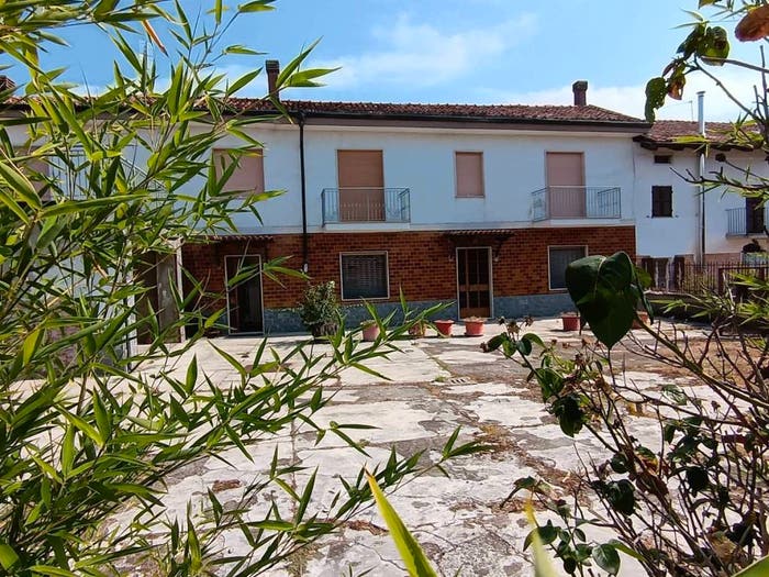 Appartamento con 6 locali in vendita in Via Bausola, Villa, Isola d'Asti