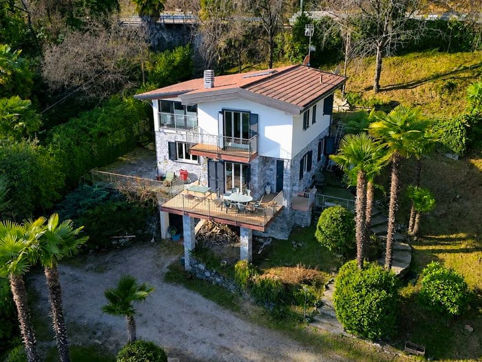 Casa con 6 locali in vendita in Via nazionale Sempione, Belgirate